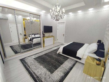 Oybek metrosi yonida 3 xonali kvartira ijaraga beriladi, 68 m²”