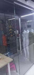 Абу сахийнинг рўпарасида кадастрли савдо дўкони Alfa trade centre