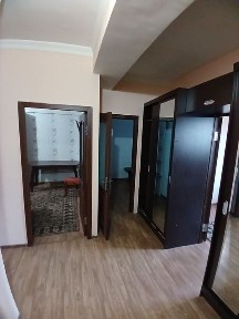 Продаю 4в3/4/4, НЕ ТОРЕЦ! Ц4, на против Алайский базар! Ипотека есть!