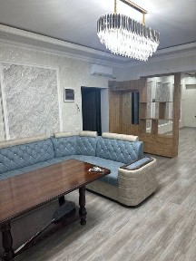 Новастройка 4 хона 5 этаж Азиз бозор олдида жойлашган. Агентство