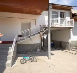 Куктеракдан утганда генерал мактаб кучада 6.3 сотиг 8 хона сотилади