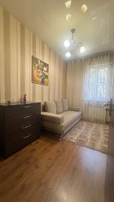 Срочно сдается квартира метро Ойбек 3-комн евро ремонт с мебелю и тех