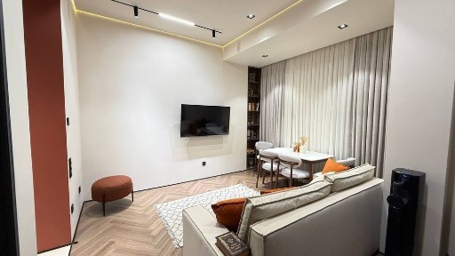 Продается 1 ком квартира в новостройке, ор-р: м. Буюк Ипак Йули, 42м²
