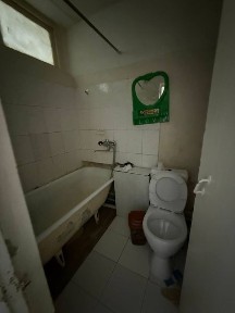 Сдается 2х ком кв в Чирчике 1 мкн 3 этаж есть холодильник