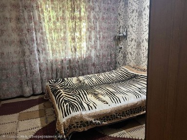 Срочно продаётся 3 комн на Чиланзаре-23 кирпич, лоджия 2х6
