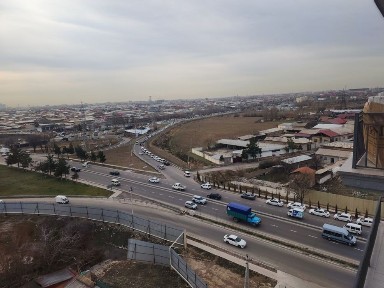 Новостр. 3к кв 9эт 10эт-ки фото реальн. Зеркальные окни Бетонка