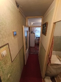 Продаётся 1 кв, состояние среднее. Хорошая локация, второй этаж.