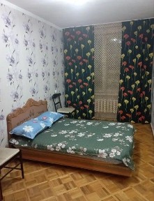 Продаётся Мирабад Космонавте 2/5/5 ремонт средний с мебелью !