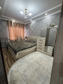 Срочно! Прадаётся своя 4х-ком кв В центре 1этаж