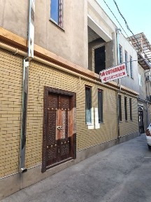 gastinitsa qilib ishlatishga tayyor uchastka sotiladi