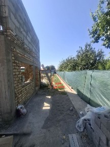 1 комнатный дом-квартира 13,5 квадрат с туалетом ванной внутри