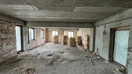 Срочно 1 линия шота руставели отличная цена кирпич с кадастром этаж 3