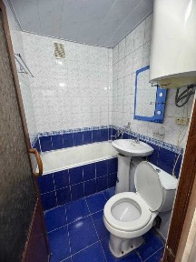 vagzalda 2 xona 3 xona qilingan uy sotiladi