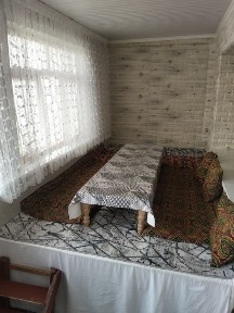 Аранчада хает туйхонаси олдида 4хоналик кв сотилади
