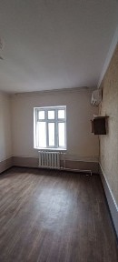 Продаётся 1 ком. Бывшая общежитье.