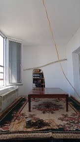 4 xonali 5-etaj Obldorni yon tarafi 12 avtobus yulini yoqasi