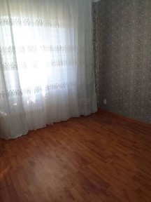 4 xonali kvartira sotiladi