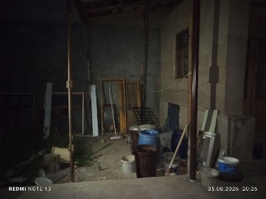 Keles kuktereda uchaska sotiladi yer hisobida uylari bor 4.6 soti