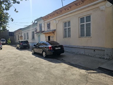 Учтепада уй сотилади 3 сотих 5 хона тупик кучада