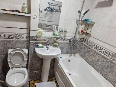Продаётся Ялангач Художников Академгородок Aitipark2/2/4 балкон 6*2 к