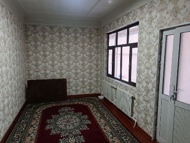 Olmazor rayon chuqursoyda 4.4 sotok 5 xona 2 ta sanuzel