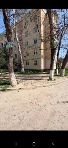 Продаётся квартира нежилой 163 квадратов в жилом доме на 1 этаже