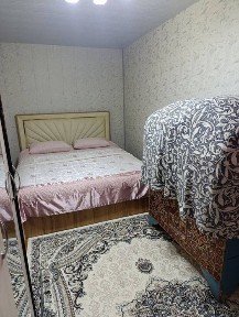 Срочно продается 2 ком квартира 8 мкр 4 этаж