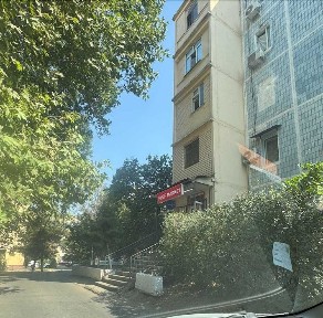 Yunusobod 9 da 45 kv.m do'kon, 1-qavat burchak, arendatori bor