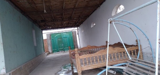 Manzil oq oltin tumani shodlik mahalla Al xorazmiy kochasi 12/1
