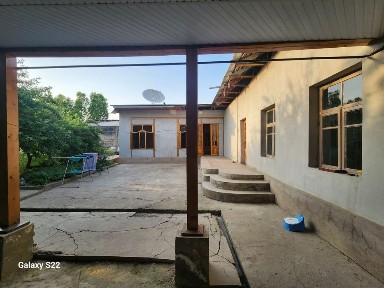 Sotiladi 6 sotix 6ta xona toshkent tumani ABDURAXMONOVDA
