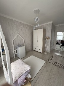 2 qavatli uy sotiladi