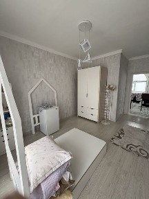 2 qavatli uy sotiladi