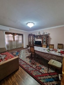 Продаётся 2х-комнатная Чехова Айбек 60