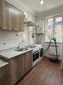 Продаётся своя квартира сергели 7а 2ком