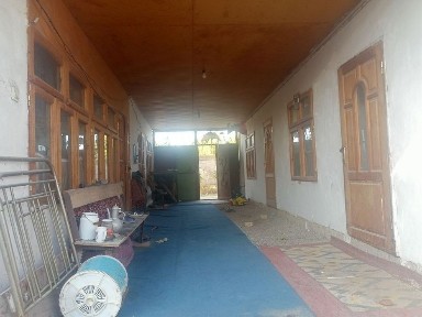 Uy haqida maʼlumot yaxshishaxar joyda joylashgan yaxshi sharoitlari.