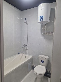 1 xonali kv sotiladi