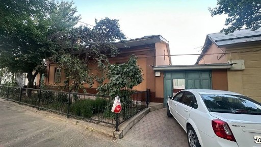 Продается дом/участок рядом с рынком Малика