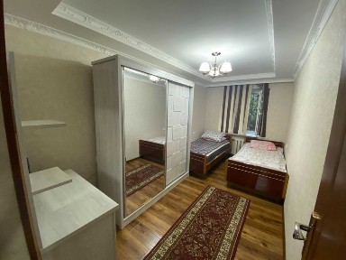 Продается квартира 3x комнатная на метро беруний