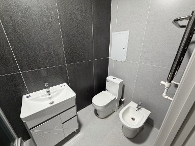 Arenda 3 xonali kvartira Yangi O'zbekiston bog'i yonida