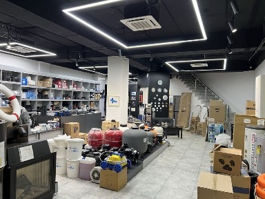 Сдам в аренду магазин+офис 297м2 На Паркентской улице. 1 линия.