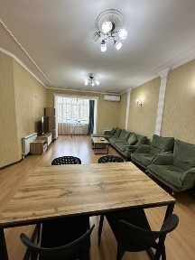 Аренда, Гостиница Россия, 4-к, 4 эт, 7эт дом, кирпич
