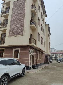 14 kv m 1- etaj Xona Kritiy bozor yul ustida
