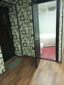 Продается 3 комнатная квартира. Вдоль центральной дороги, с ремонтом.