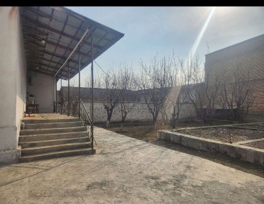 Yunusobod tumani Kotta Hasanboyda 6-sotok fasad 20/30 sotiladi