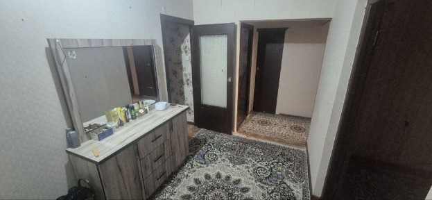 Куйлюк базар 1-линия Ориентир: ТЦКомпас{4/8/9}Без ремонта 93м²СРОЧНО