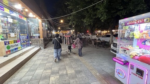 Chilonzor parlament ko'chada marojniy joy bor gavjum joy 24/7 ko'cha