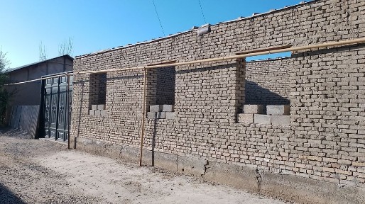 Navoiy shaharda hovli sotiladi