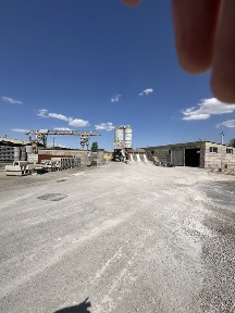 Продается нежилая земля с зданием