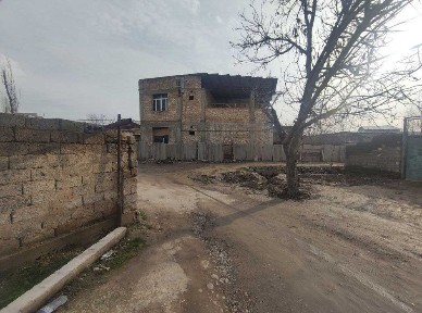 Янгийўл Тинчлик маҳаллада 6,5 соток уй сотилади