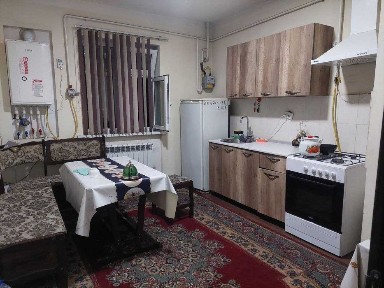 Сдаётся в аренду 2-х ком. 1-этаж 400 у.е.  долгосрочная метро 4-бекат